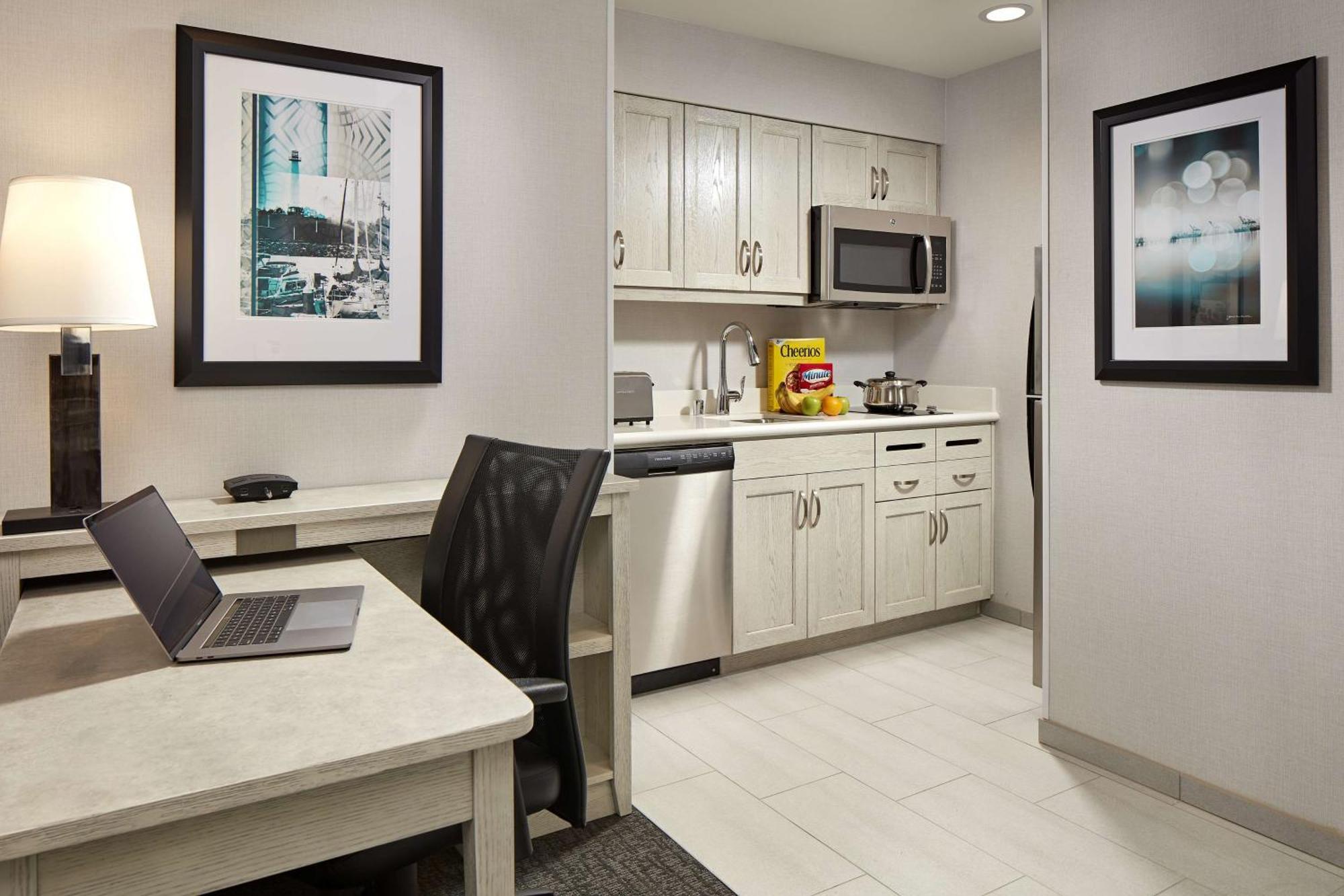 King Studio Suite